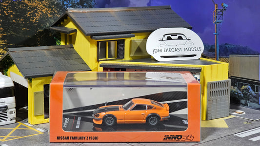 Inno64 Nissan Fairlady Z (S30) orange with carbon bonnet