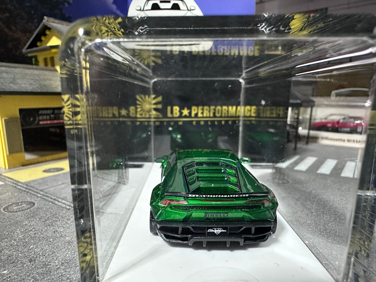 LB PERFORMANCE 1:64 LIBERTY WALK LB-WORKS Huracan LP610 Candy Green Resin