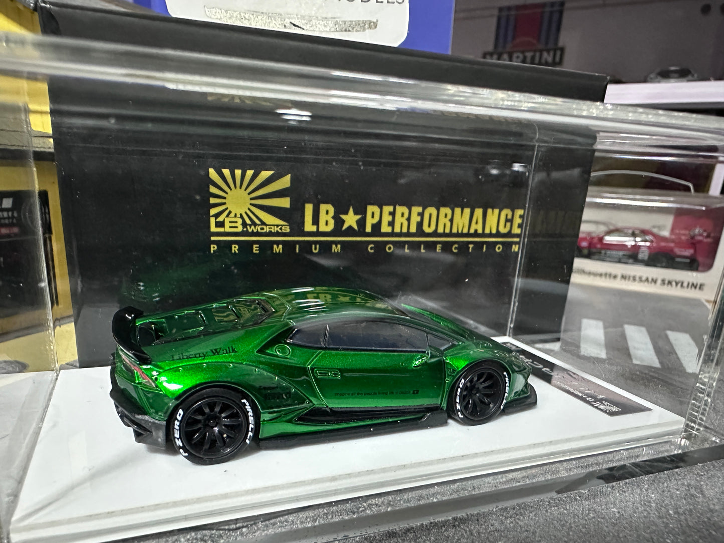 LB PERFORMANCE 1:64 LIBERTY WALK LB-WORKS Huracan LP610 Candy Green Resin